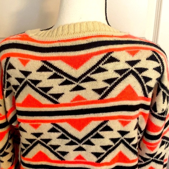 Forever 21|| Fluorescent peach/white/ black Aztec print sweater - Picture 5 of 7